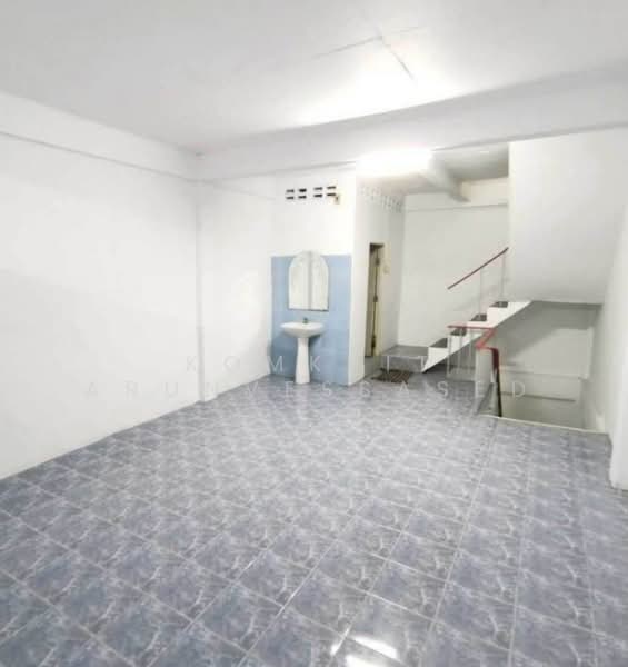 4-BR Townhouse, Bangkok, Sena Nikhom, Chatuchak, Bangkok, 4 Bedrooms, 224 sqm, Townhouse For Sale, by Komkrit Arunvessased, 500487499 - DDproperty.com