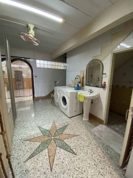 6-BR Townhouse, Bangkok, Bang Sue, Bangkok, 6 Bedrooms, 200 sqm, Townhouse For Sale, by Thawatchai Methawongworakul, 500487500 - DDproperty.com