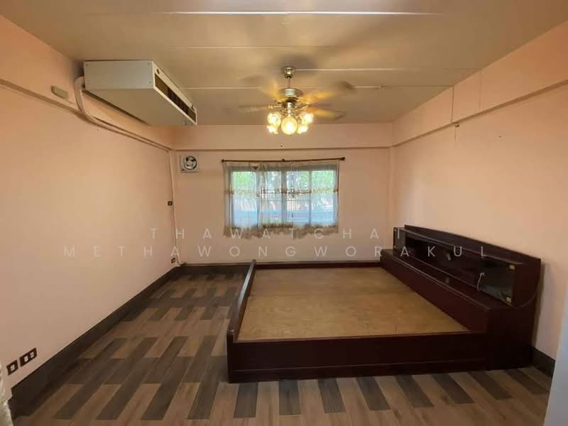 6-BR Townhouse, Bangkok, Bang Sue, Bangkok, 6 Bedrooms, 200 sqm, Townhouse For Sale, by Thawatchai Methawongworakul, 500487500 - DDproperty.com
