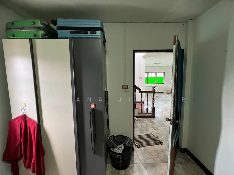 3-BR House, Bangkok, Bang Chun, Khlong Sam Wa, Bangkok, 3 Bedrooms, 350 sqm, Single Detached House For Sale, by Rojjana Jindasri, 500487521 - DDproperty.com