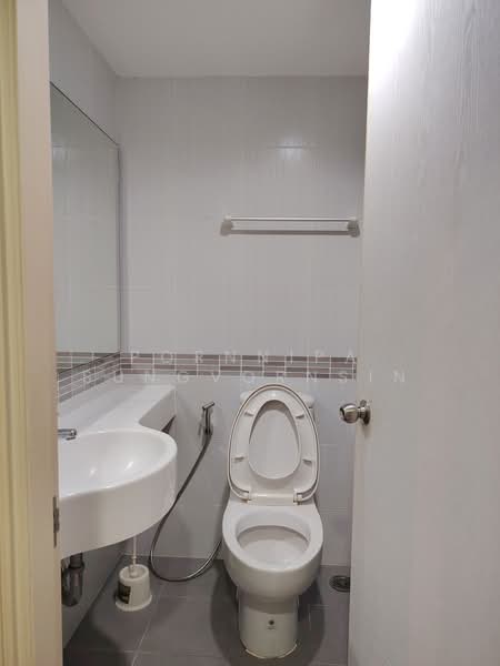 Lumpini Place Srinakarin-Huamak Station, Bangkok, Srinakarin Road, Suan Luang, Bangkok, 1 Bedroom, 26 sqm, Condo For Rent, by Pornnipa Sungvornsin, 500487536 - DDproperty.com