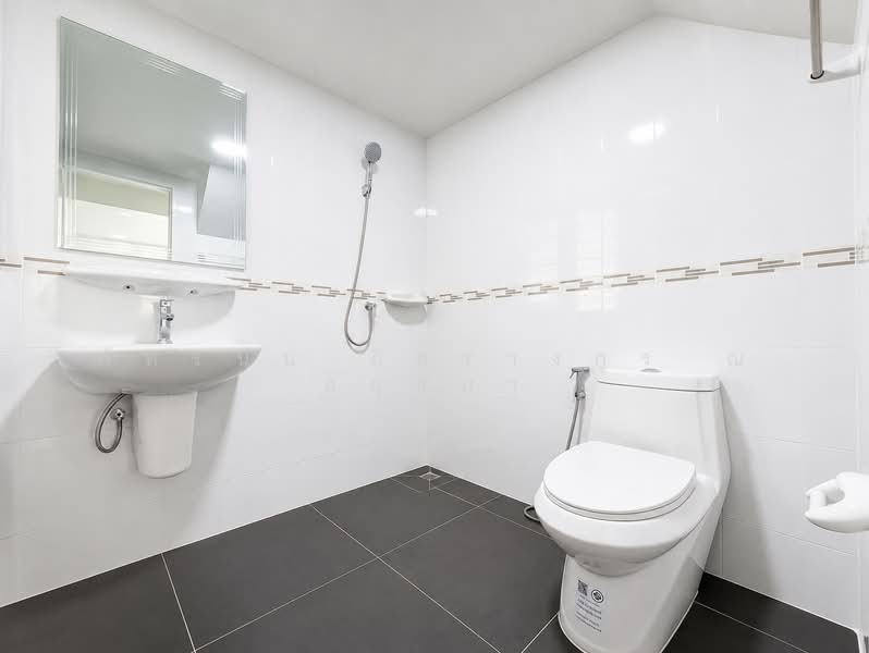 Supalai Garden Ville Wongwaen-Lumlukka Klong 5, Pathum Thani, Bung Kham Proi, Lam Luk Ka, Pathum Thani, 3 Bedrooms, 214 sqm, Single Detached House For Sale, by ภัทรนัน อิศรางกูร ณ อยุธยา, 500487598 - DDproperty.com