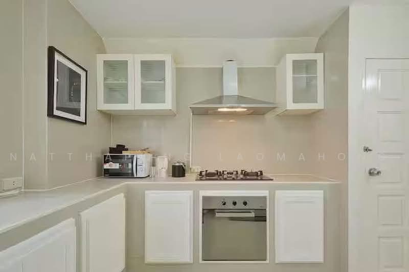 5-BR Townhouse, Bangkok, Khlongtoei Nua, Watthana, Bangkok, 5 Bedrooms, 350 sqm, Townhouse For Rent, by Natthapong Laomahong, 500487701 - DDproperty.com