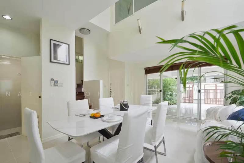 5-BR Townhouse, Bangkok, Khlongtoei Nua, Watthana, Bangkok, 5 Bedrooms, 350 sqm, Townhouse For Rent, by Natthapong Laomahong, 500487701 - DDproperty.com