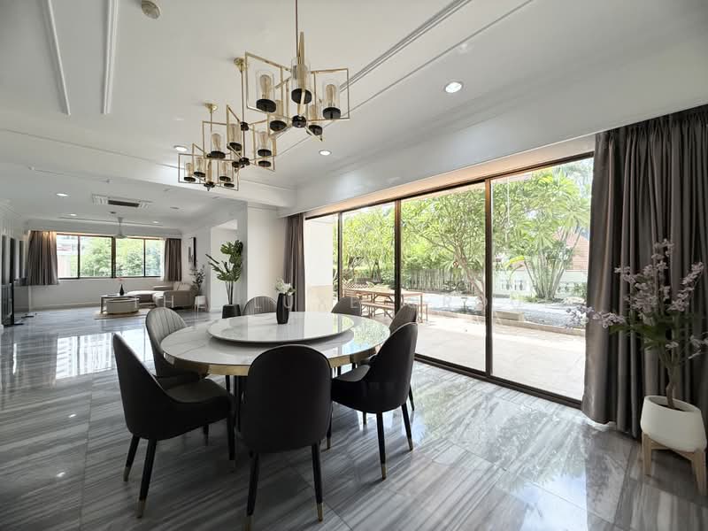 Charan Tower Residences by Aspira, Bangkok, 19 Soi Sukhumvit 43, Khlong Tan Nua, Watthana, Bangkok, 4 Bedrooms, 680 sqm, Apartment For Rent, by The Luxe Group, 500487728 - DDproperty.com