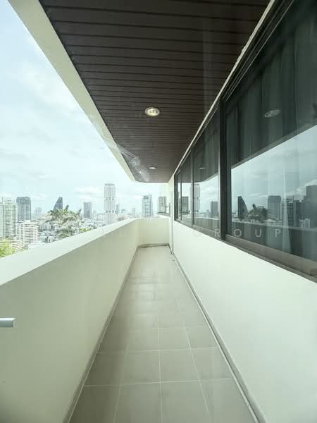 Pet-Friendly Penthouse in Phromphong, Bangkok, Khlong Toei, Bangkok, 3 Bedrooms, 450 sqm, Townhouse For Rent, by The Luxe Group, 500487784 - DDproperty.com