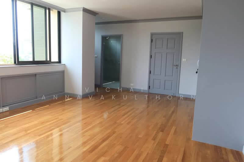 Ruamsuk Condominium, Bangkok, 12 Soi Athakravi, Khong Tan, Khlong Toei, Bangkok, 4 Bedrooms, 330 sqm, Condo For Rent, by Vichai  Annavakulthorn, 500487796 - DDproperty.com