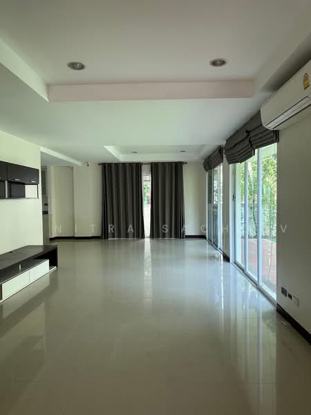 Villa Arcadia Srinakarin, Samut Prakan, Soi Moo Ban Villa Arcadia Srinagarindra, Bang Kaeo, Bang Plee, Samut Prakan, 5 Bedrooms, 273 sqm, Single Detached House For Rent, by Sunitra Sachdev, 500487798 - DDproperty.com