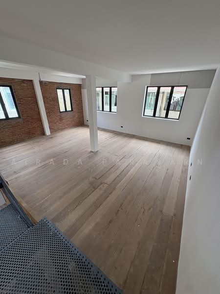 Wong Wian Yi 22, Bangkok, Pom Prap, Pom Prap Sattru Phai, Bangkok, , 222 sqm, Shophouse For Rent, by Airada Parasarn, 500487891 - DDproperty.com