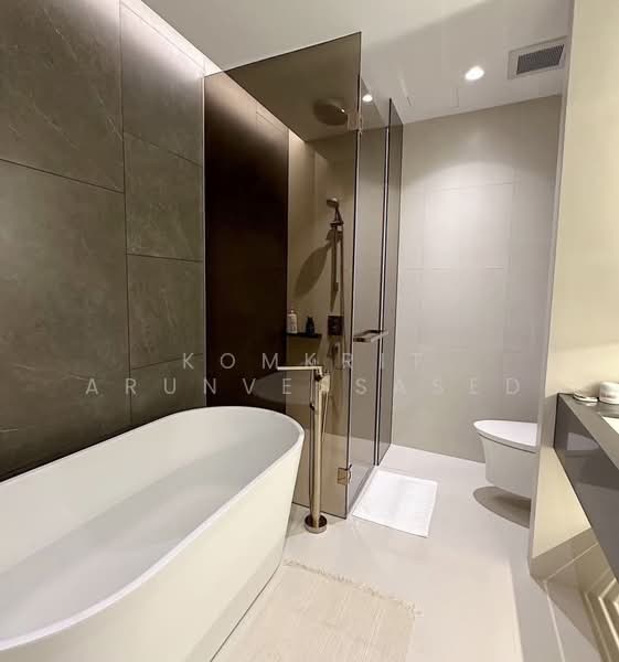 The Estelle Phrom Phong, Bangkok, 131 Soi Sukhumvit 26, Khong Tan, Khlong Toei, Bangkok, 2 Bedrooms, 93 sqm, Condo For Rent, by Komkrit Arunvessased, 500487897 - DDproperty.com