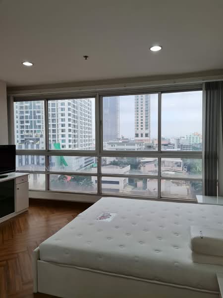 Pathumwan Resort, Bangkok, Phayathai Road, Thanon Phaya Thai, Ratchathewi, Bangkok, 2 Bedrooms, 79 sqm, Condo For Rent, by Vichai Annavakulthorn, 500487947 - DDproperty.com