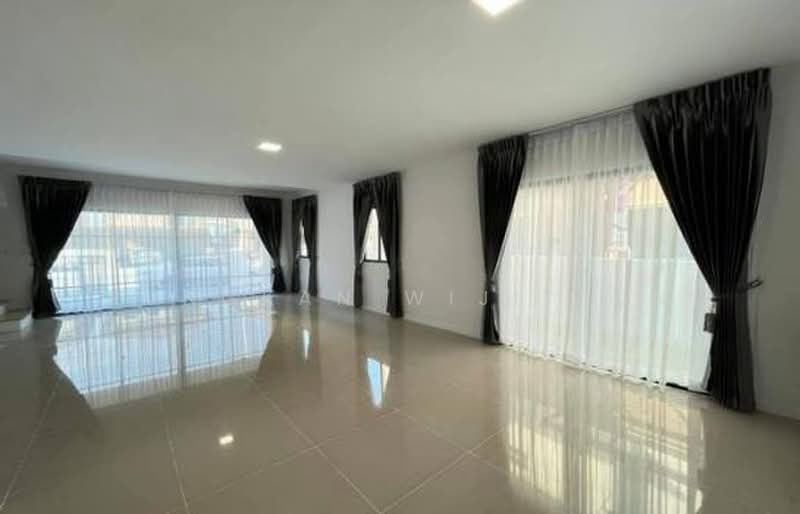 3-BR House, Bangkok, Saphan Sung, Bangkok, 3 Bedrooms, 140 sqm, Single Detached House For Sale, by Rungkan Wijitjun, 500488035 - DDproperty.com