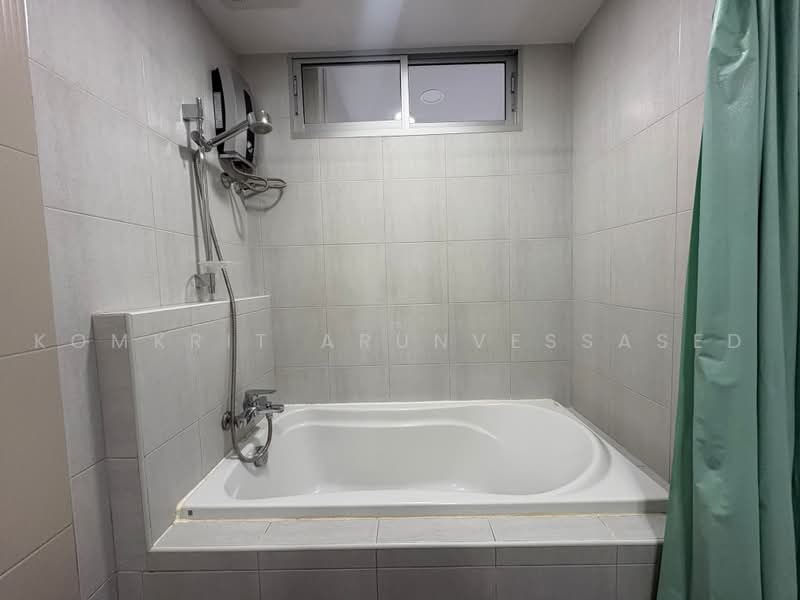 Condo One X Sukhumvit 26, Bangkok, Soi Sukhumvit 26, Sukhumvit Road, Khong Tan, Khlong Toei, Bangkok, 1 Bedroom, 50 sqm, Condo For Rent, by Komkrit Arunvessased, 500488055 - DDproperty.com