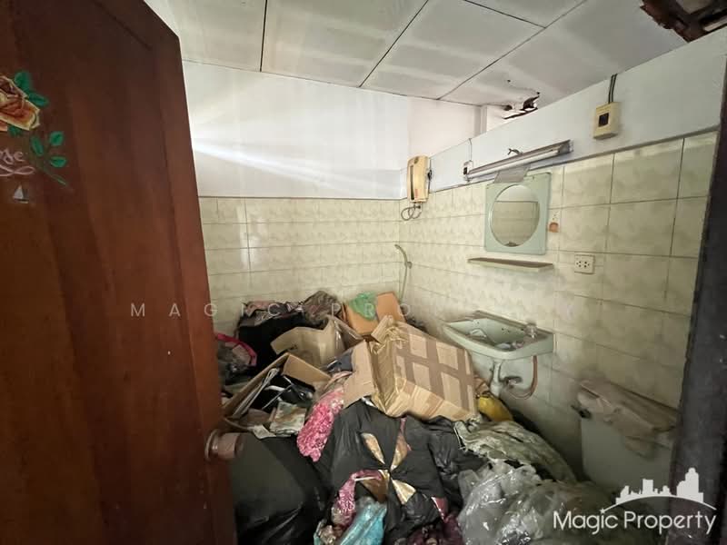 3 Bedroom Townhouse For Sale in Soi Ekkamai 12, Bangkok, Khlong Tan Nua, Watthana, Bangkok, 3 Bedrooms, 200 sqm, Townhouse For Sale, by Magic Property, 500488058 - DDproperty.com