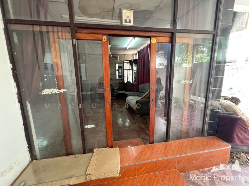 3 Bedroom Townhouse For Sale in Soi Ekkamai 12, Bangkok, Khlong Tan Nua, Watthana, Bangkok, 3 Bedrooms, 200 sqm, Townhouse For Sale, by Magic Property, 500488058 - DDproperty.com