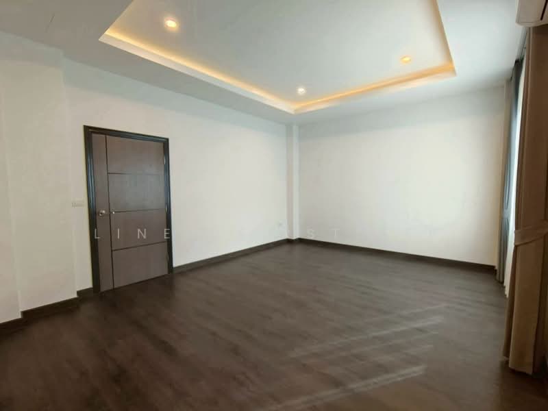 3-Story Detached House Sukhumvit 65 (Ekkamai), Near BTS Ekkamai, Bangkok, Phra Kanong Nua, Watthana, Bangkok, 4 Bedrooms, 330 sqm, Single Detached House For Rent, by LINE @firststep, 500488060 - DDproperty.com