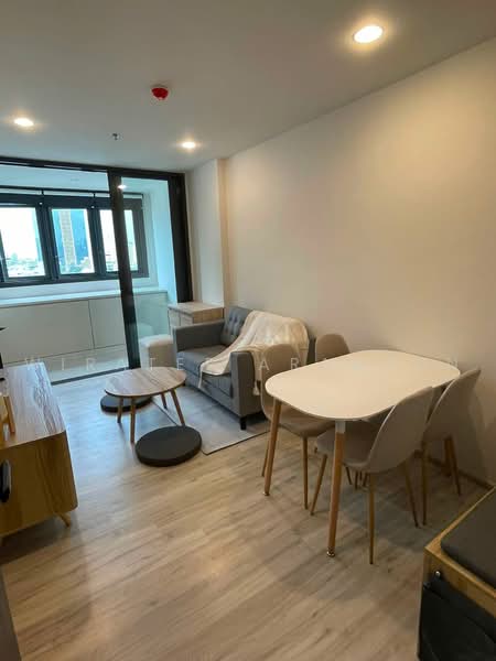 XT Huaikhwang, Bangkok, 244 Ratchadaphisek Road, Huai Khwang, Bangkok, 1 Bedroom, 35 sqm, Condo For Rent, by Wiratee Aramrun, 500488078 - DDproperty.com