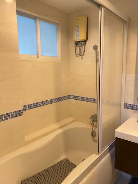Life @ Sathorn 10, Bangkok, 48 Soi Sathorn 10, Sathorn Road, Silom, Bang Rak, Bangkok, 1 Bedroom, 40 sqm, Condo For Sale, by Rungkan Wijitjun, 500488082 - DDproperty.com
