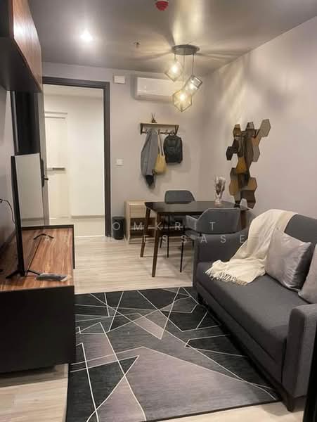 XT Huaikhwang, Bangkok, 244 Ratchadaphisek Road, Huai Khwang, Bangkok, 1 Bedroom, 35 sqm, Condo For Rent, by Komkrit Arunvessased, 500488122 - DDproperty.com