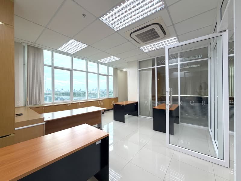 Office 24hr AC, 650m to BTS, 15 min from Suvarnabhumi Airport, on Srinakarin Rd, Bangkok, ศรีนครินทร์, Suan Luang, Bangkok, , 624 sqm, Office Space For Rent, by Sirikul Wattanakorn, 500488173 - DDproperty.com