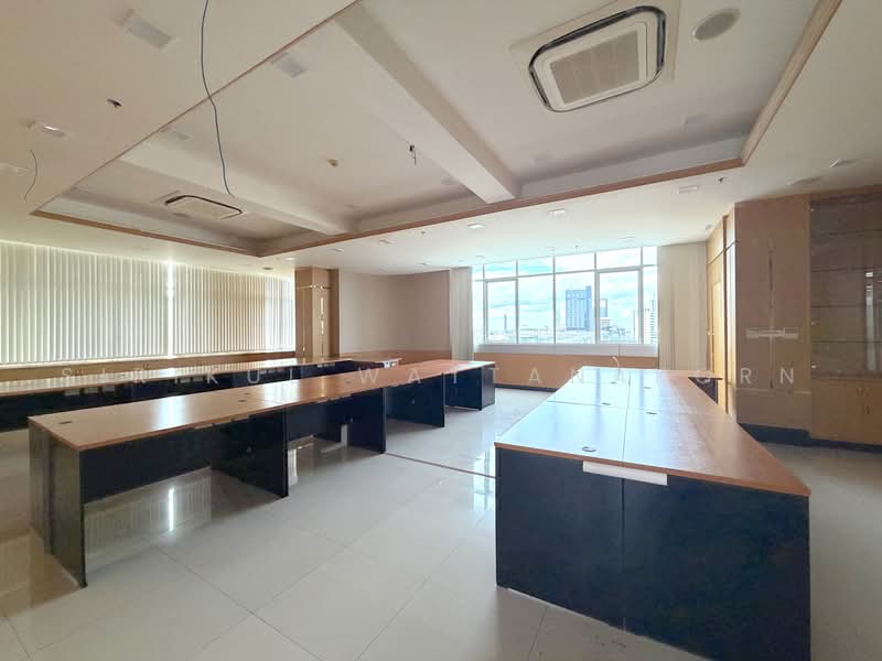 Office 24hr AC, 650m from BTS, 15 min from Suvarnabhumi Airport, on Srinakarin Rd, Bangkok, ศรีนครินทร์, Suan Luang, Bangkok, , 624 sqm, Office Space For Rent, by Sirikul Wattanakorn, 500488173 - DDproperty.com