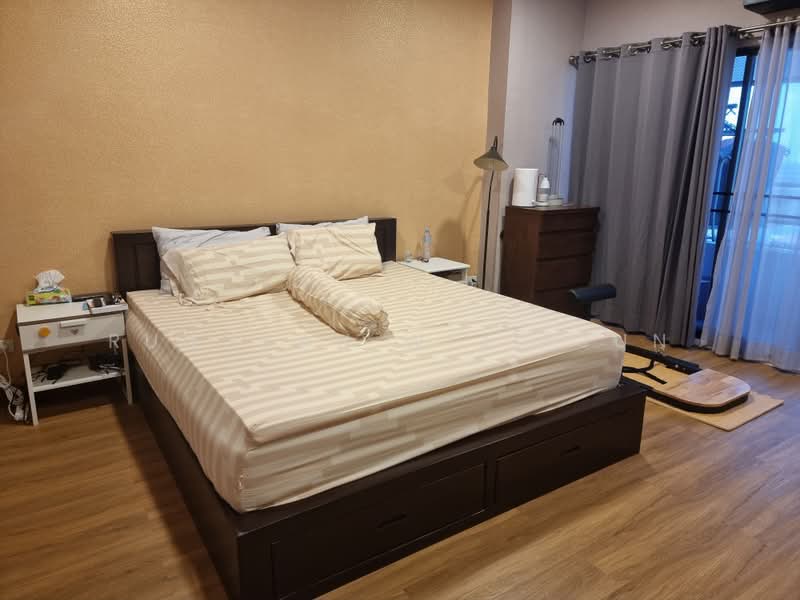 Country Complex Bangna, Bangkok, Sanpawut Road, Bang Na, Bangkok, 2 Bedrooms, 80 sqm, Condo For Sale, by Rungkan Wijitjun, 500488179 - DDproperty.com