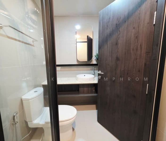 XT Huaikhwang, Bangkok, 244 Ratchadaphisek Road, Huai Khwang, Bangkok, 2 Bedrooms, 53 sqm, Condo For Rent, by Chanikarn Lumphrom, 500488196 - DDproperty.com