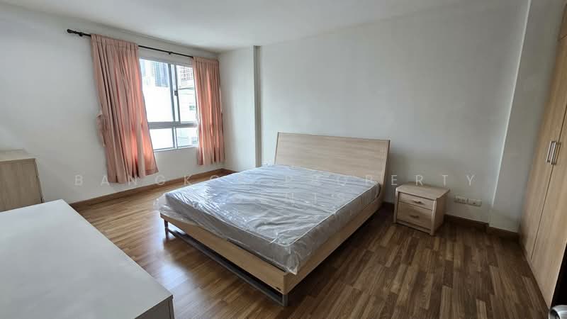 Y.O. Place, Bangkok, 223 Soi Sai Nam Thip 2, Khlong Toei, Bangkok, 1 Bedroom, 58 sqm, Condo For Rent, by BANGKOK PROPERTY AGENTS, 500488227 - DDproperty.com
