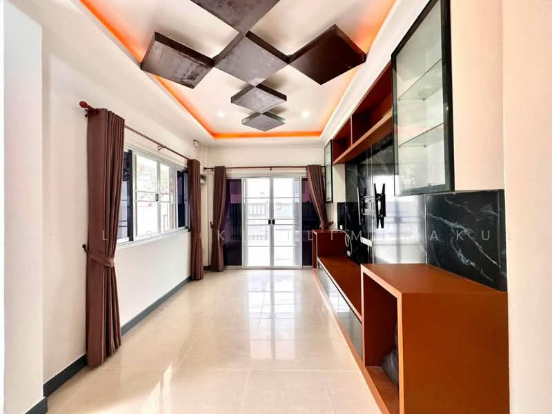 4-BR House, Chon Buri (Pattaya), Nong - Kham, Si Racha, Chon Buri (Pattaya), 4 Bedrooms, 200 sqm, Single Detached House For Sale, by Chalisa Kitilimtrakul, 500488260 - DDproperty.com
