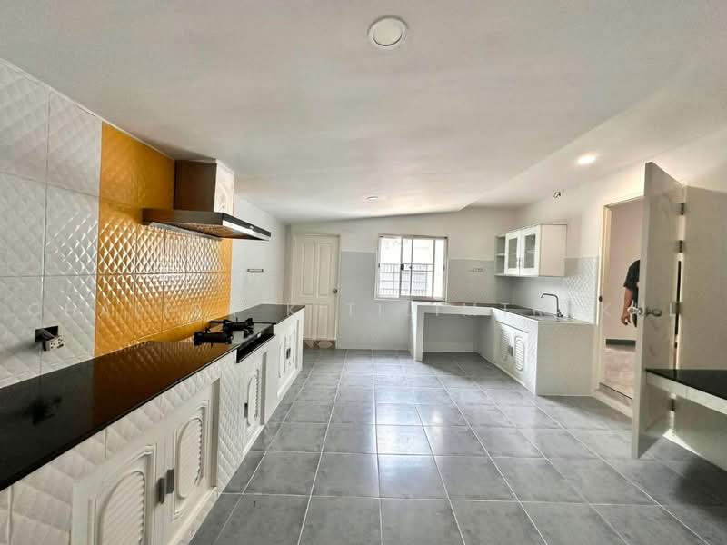 4-BR House, Chon Buri (Pattaya), Nong - Kham, Si Racha, Chon Buri (Pattaya), 4 Bedrooms, 200 sqm, Single Detached House For Sale, by Chalisa Kitilimtrakul, 500488260 - DDproperty.com