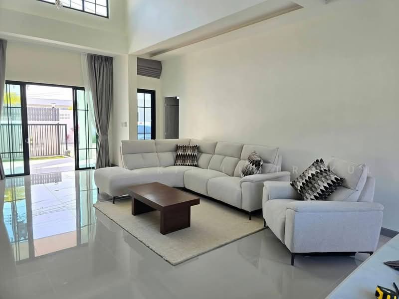 3-BR House, Prachuap Khiri Khan, Nong Kae, Hua Hin, Prachuap Khiri Khan, 3 Bedrooms, 220 sqm, Single Detached House For Rent, by Chalisa Kitilimtrakul, 500488266 - DDproperty.com