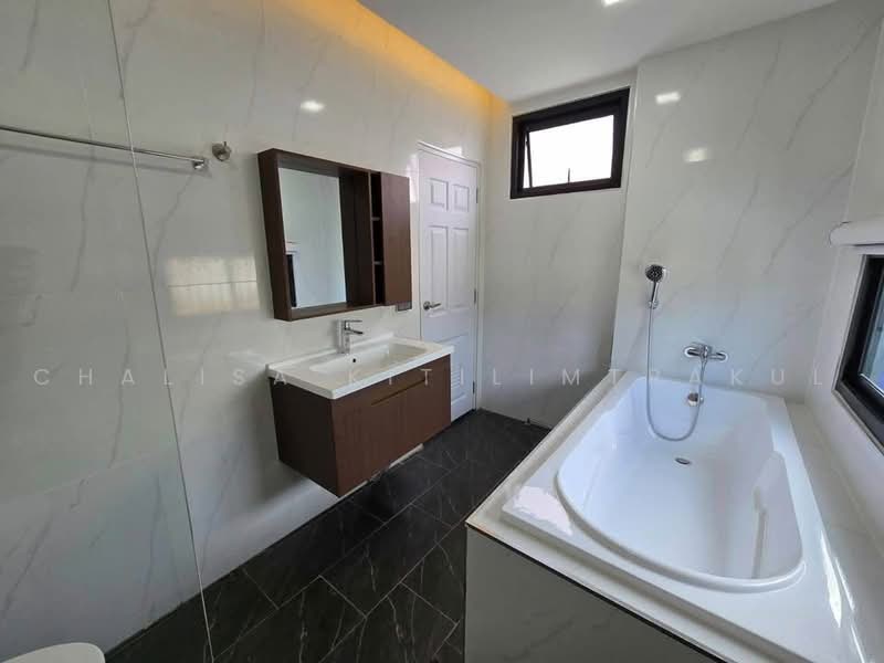 3-BR House, Prachuap Khiri Khan, Nong Kae, Hua Hin, Prachuap Khiri Khan, 3 Bedrooms, 220 sqm, Single Detached House For Rent, by Chalisa Kitilimtrakul, 500488266 - DDproperty.com