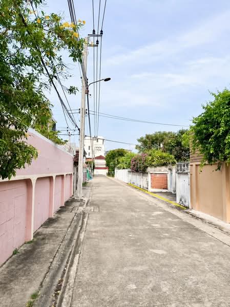 House and Land Phatana Wet 10, Bangkok, Phra Kanong Nua, Watthana, Bangkok, 3 Bedrooms, 250 sqm, Single Detached House For Sale, by Chidaphar Beawlek, 500488267 - DDproperty.com