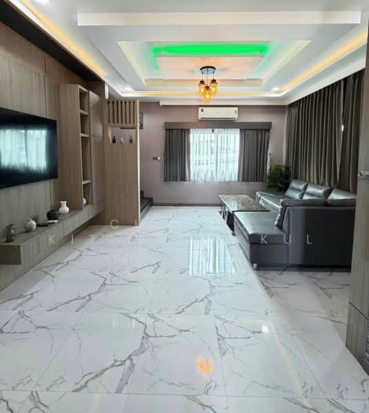 6-BR House, Chon Buri (Pattaya), Poong, Bang Lamung (Pattaya), Chon Buri (Pattaya), 6 Bedrooms, 560 sqm, Single Detached House For Rent, by Chalisa Kitilimtrakul, 500488342 - DDproperty.com