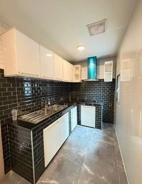 6-BR House, Chon Buri (Pattaya), Poong, Bang Lamung (Pattaya), Chon Buri (Pattaya), 6 Bedrooms, 560 sqm, Single Detached House For Rent, by Chalisa Kitilimtrakul, 500488342 - DDproperty.com