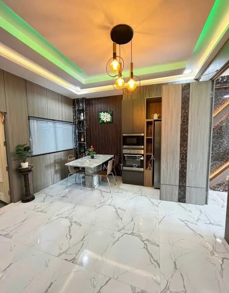 6-BR House, Chon Buri (Pattaya), Poong, Bang Lamung (Pattaya), Chon Buri (Pattaya), 6 Bedrooms, 560 sqm, Single Detached House For Rent, by Chalisa Kitilimtrakul, 500488342 - DDproperty.com
