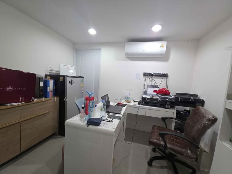 3-BR Townhouse, Bangkok, Bang Kae Nua, Bang Khae, Bangkok, 3 Bedrooms, 311 sqm, Townhouse For Sale, by Hathairat Rookphan, 500488410 - DDproperty.com