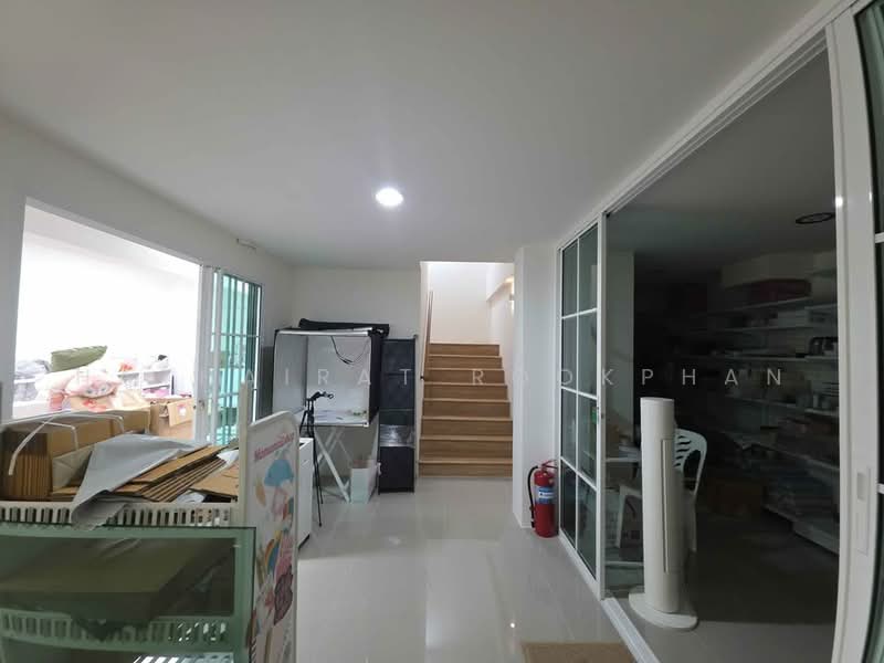 3-BR Townhouse, Bangkok, Bang Kae Nua, Bang Khae, Bangkok, 3 Bedrooms, 311 sqm, Townhouse For Sale, by Hathairat Rookphan, 500488410 - DDproperty.com