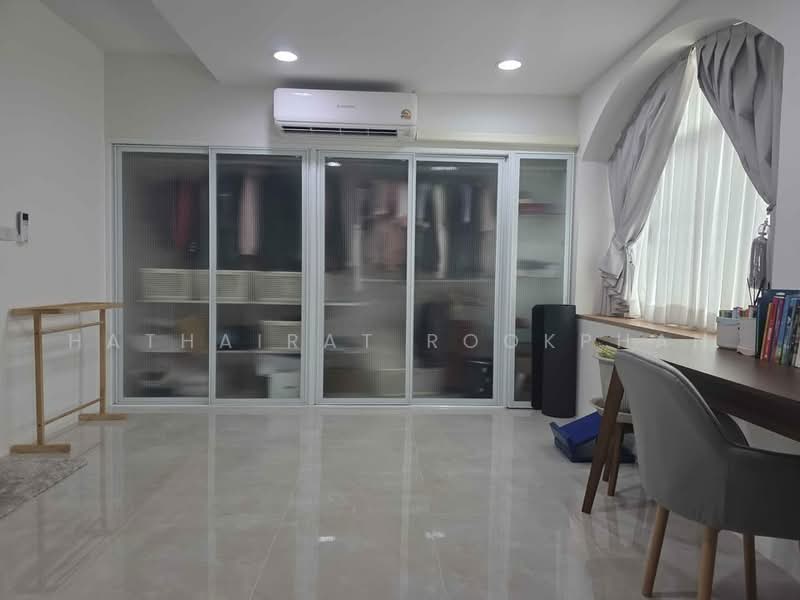 3-BR Townhouse, Bangkok, Bang Kae Nua, Bang Khae, Bangkok, 3 Bedrooms, 311 sqm, Townhouse For Sale, by Hathairat Rookphan, 500488410 - DDproperty.com