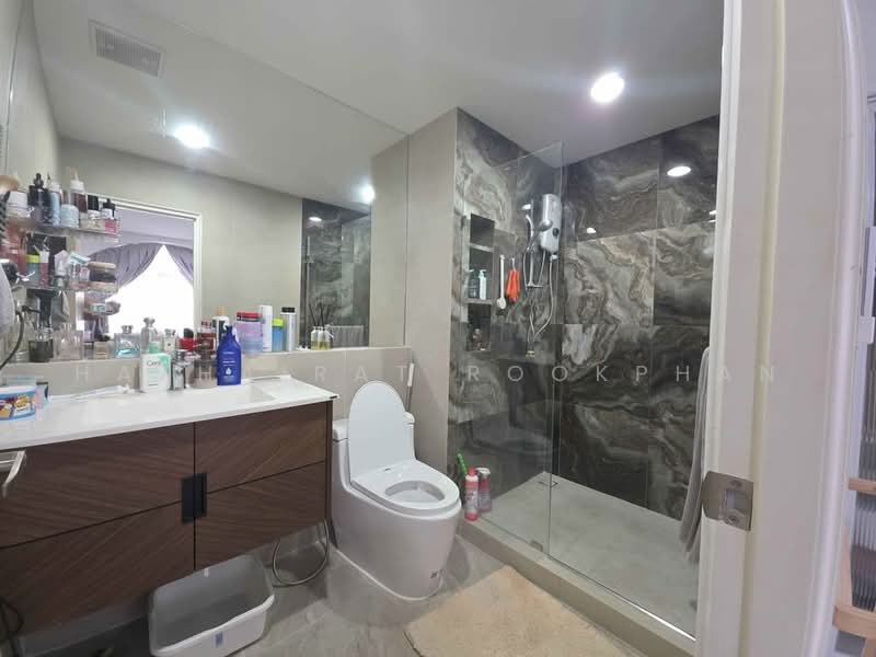 3-BR Townhouse, Bangkok, Bang Kae Nua, Bang Khae, Bangkok, 3 Bedrooms, 311 sqm, Townhouse For Sale, by Hathairat Rookphan, 500488410 - DDproperty.com