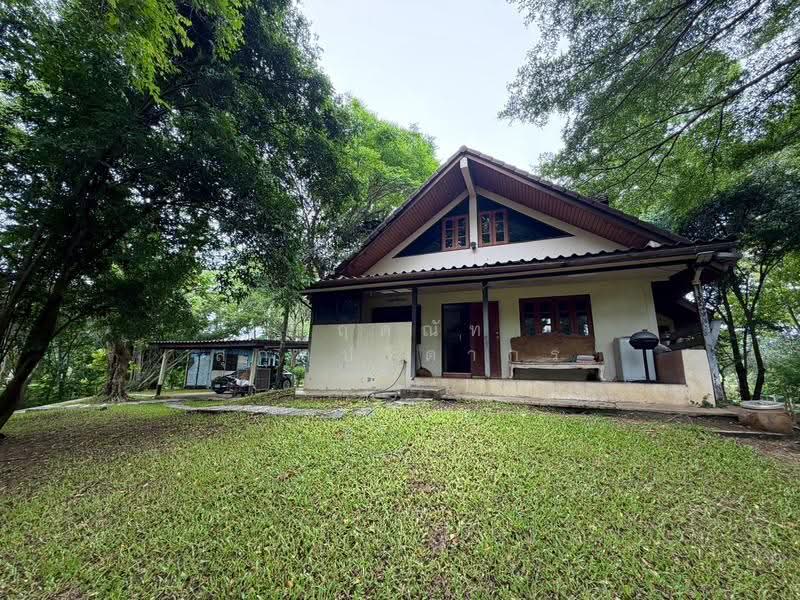For Sale: 2-Rai Vacation Home with Unique Treehouse in Khanong Phra, Pak Chong, Nakhon Ratchasima, Khanong Phra, Pak Chong, Nakhon Ratchasima, 4 Bedrooms, 340 sqm, Single Detached House For Sale, by กฤตณัท สุกุลปรีดากร, 500488411 - DDproperty.com