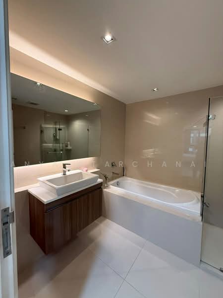 Vtara Sukhumvit 36, Bangkok, 118 Soi Saen Sabai, Phra Kanong, Khlong Toei, Bangkok, 2 Bedrooms, 65 sqm, Condo For Sale, by Anya Atarchanai, 500488566 - DDproperty.com
