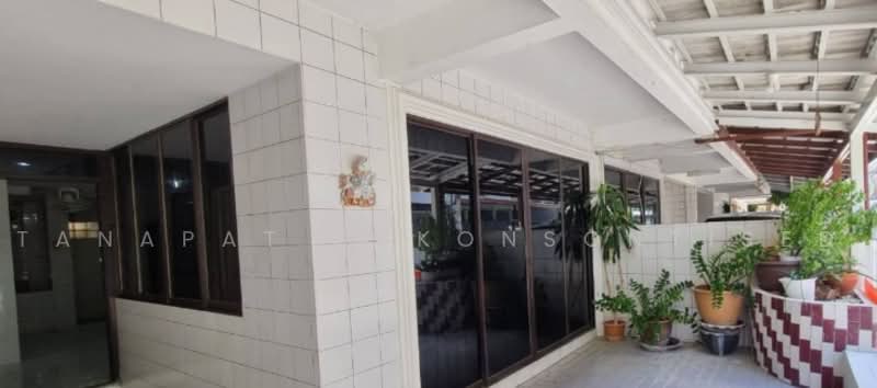 4-BR Townhouse, Bangkok, Jom Phon, Chatuchak, Bangkok, 4 Bedrooms, 220 sqm, Townhouse For Sale, by Tanapat Sakonsontised, 500488602 - DDproperty.com