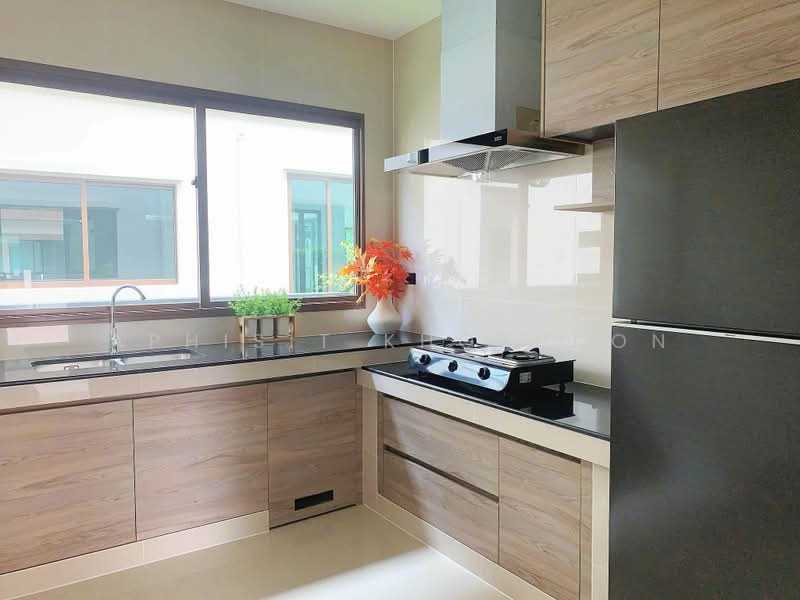 Burasiri Krungthep Kreetha, Bangkok, 95 Soi Pracha Ruam Chai, Hua Mak, Bang Kapi, Bangkok, 4 Bedrooms, 300 sqm, Single Detached House For Rent, by Aphisit Khotudon, 500488724 - DDproperty.com