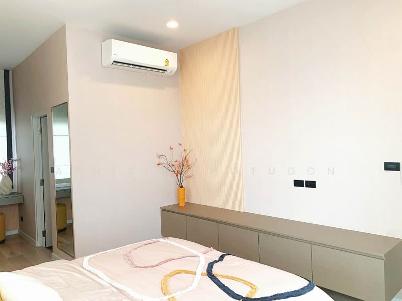 Burasiri Krungthep Kreetha, Bangkok, 95 Soi Pracha Ruam Chai, Hua Mak, Bang Kapi, Bangkok, 4 Bedrooms, 300 sqm, Single Detached House For Rent, by Aphisit Khotudon, 500488724 - DDproperty.com