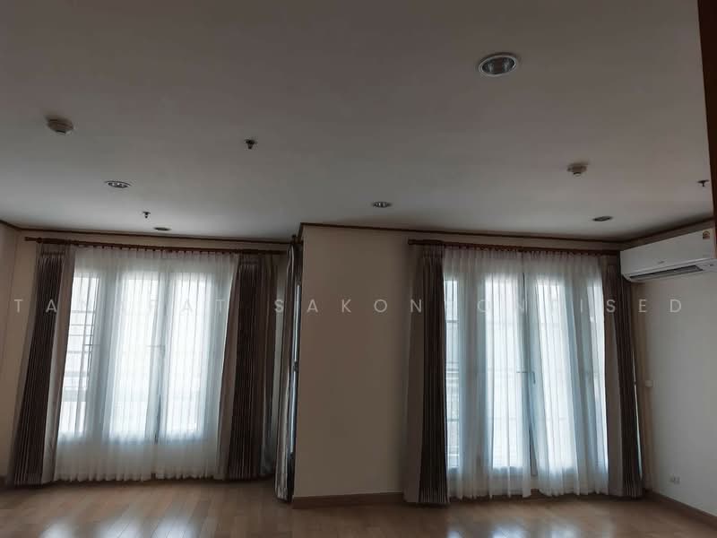 Citi Smart Sukhumvit 18, Bangkok, 366 Soi Sukhumvit 18, Sukhumvit Road, Khlong Toei, Bangkok, 3 Bedrooms, 125 sqm, Condo For Rent, by Tanapat Sakonsontised, 500488737 - DDproperty.com