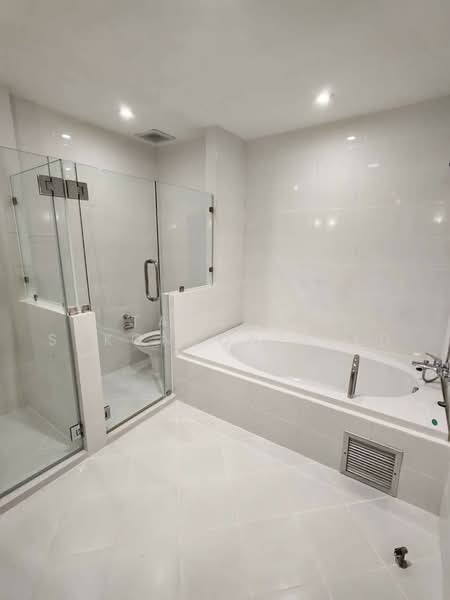 Citi Smart Sukhumvit 18, Bangkok, 366 Soi Sukhumvit 18, Sukhumvit Road, Khlong Toei, Bangkok, 3 Bedrooms, 125 sqm, Condo For Rent, by Tanapat Sakonsontised, 500488737 - DDproperty.com