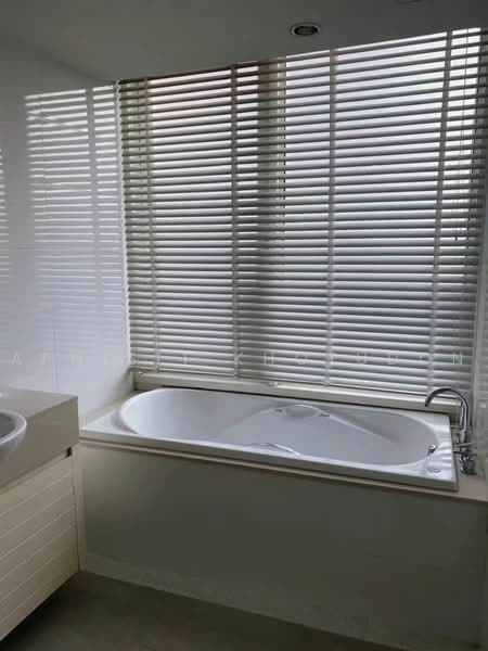 Siri Residence, Bangkok, 21 Soi Sukhumvit 24, Khong Tan, Khlong Toei, Bangkok, 2 Bedrooms, 110 sqm, Condo For Rent, by Aphisit Khotudon, 500488750 - DDproperty.com
