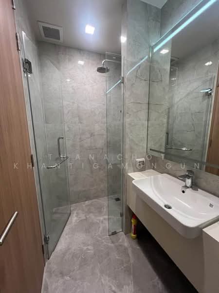 Noble Around Sukhumvit 33, Bangkok, 17 Soi Sukhumvit 33, Khlong Tan Nua, Watthana, Bangkok, 2 Bedrooms, 56 sqm, Condo For Rent, by Thanachot Khantigamongun, 500488912 - DDproperty.com