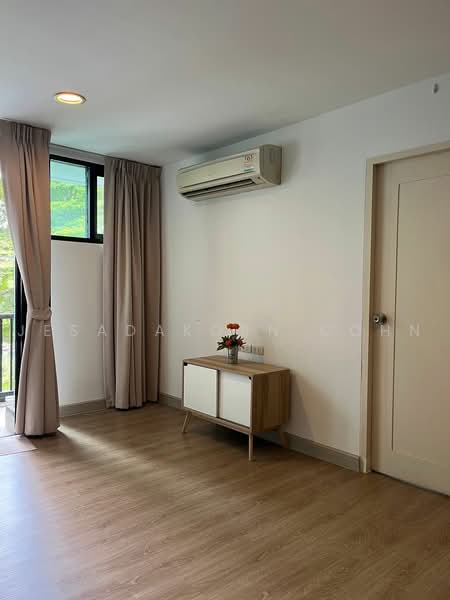 D65 Condominium, Bangkok, 396 Soi Sukhumvit 65 Sukhumvit Road, Phra Kanong Nua, Watthana, Bangkok, 1 Bedroom, 54 sqm, Condo For Sale, by Jesadakorn Cohn, 500488954 - DDproperty.com